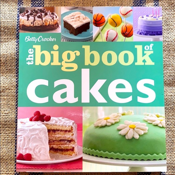 Betty Crocker The Big Book of Cakes 🎂 - Picture 1 of 6